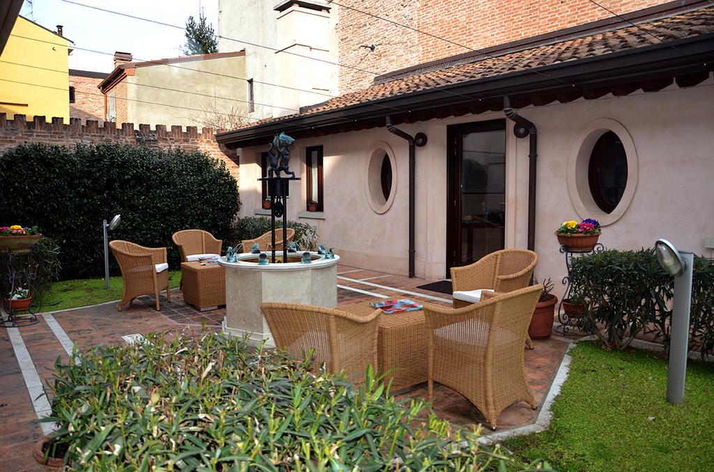 Hotel Dolcemela à Ferrare Extérieur photo